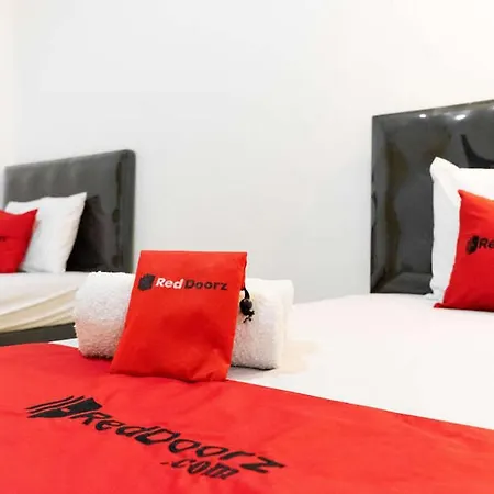 RedDoorz near Sam Poo Kong 3 Semarang-3